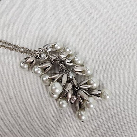 FAC Matt Silver Faux Pearl Cluster Pendant Necklace - Picture 3 of 8